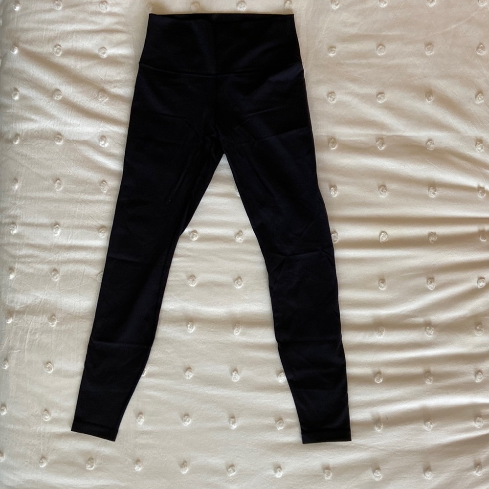 Lululemon Wunder Under Leggings 28”, Size 8